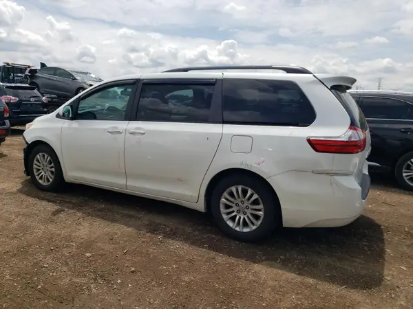 5TDYK3DC1GS694790 2016 TOYOTA SIENNA - Image 2