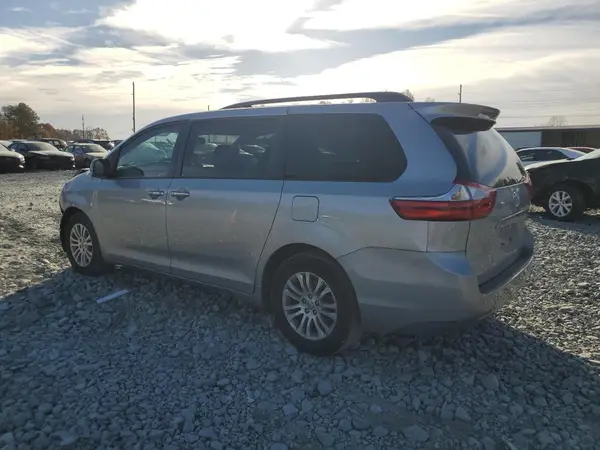 5TDYK3DC1GS695955 2016 TOYOTA SIENNA - Image 2