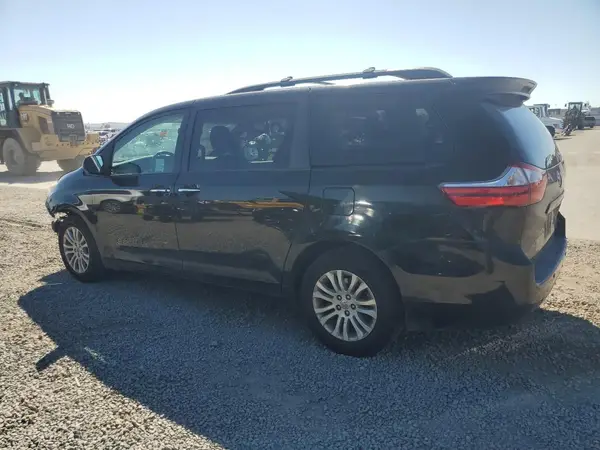 5TDYK3DC1GS698578 2016 TOYOTA SIENNA - Image 2