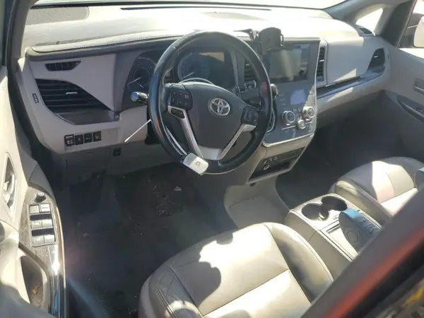 5TDYK3DC1GS698578 2016 TOYOTA SIENNA - Image 8