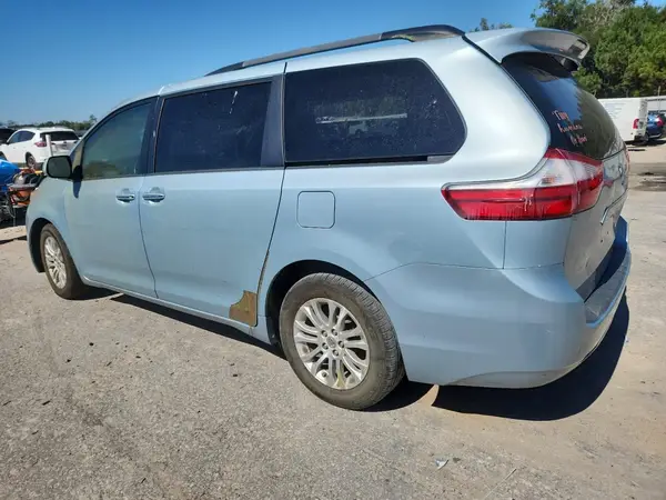 5TDYK3DC1GS719400 2016 TOYOTA SIENNA - Image 2