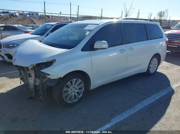 5TDYK3DC1GS728176 2016 TOYOTA SIENNA - Image 2