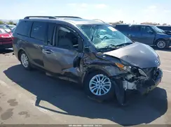 5TDYK3DC1GS731806 2016 TOYOTA SIENNA