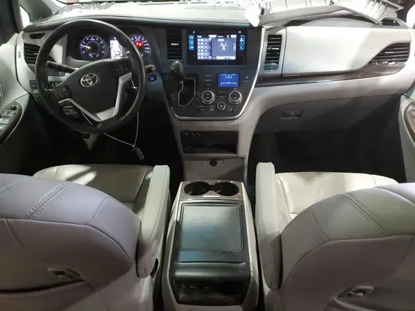 5TDYK3DC1GS733829 2016 TOYOTA SIENNA - Image 8