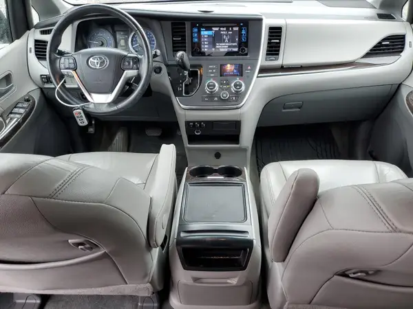 5TDYK3DC1GS740781 2016 TOYOTA SIENNA - Image 8