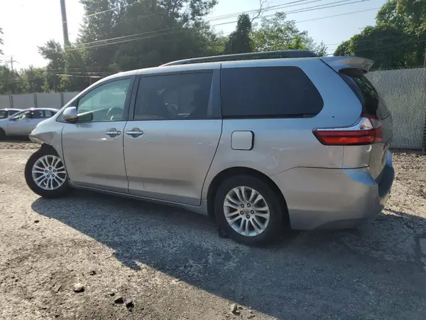 5TDYK3DC1GS742515 2016 TOYOTA SIENNA - Image 2
