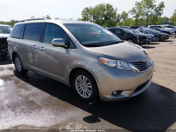 5TDYK3DC1GS742689 2016 TOYOTA SIENNA - Image 1