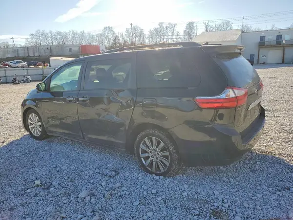 5TDYK3DC1GS743499 2016 TOYOTA SIENNA - Image 2