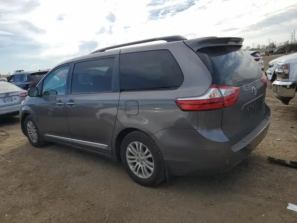 5TDYK3DC1GS750811 2016 TOYOTA SIENNA - Image 2