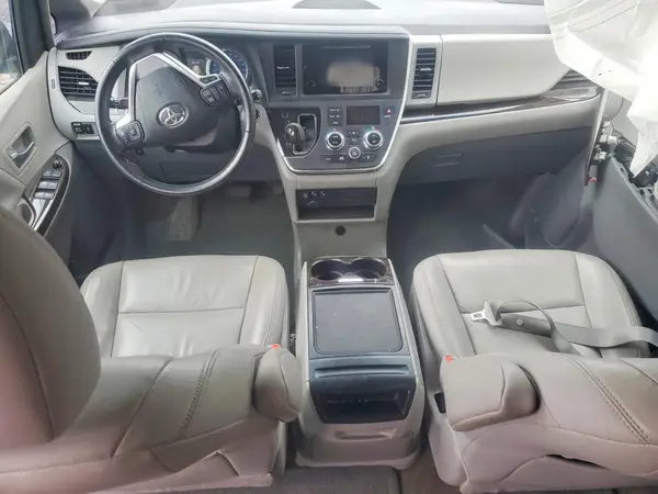 5TDYK3DC1GS754647 2016 TOYOTA SIENNA - Image 8