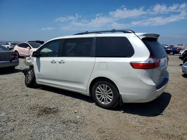 5TDYK3DC1GS755409 2016 TOYOTA SIENNA - Image 2
