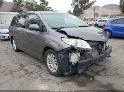 5TDYK3DC1GS762425 2016 TOYOTA SIENNA