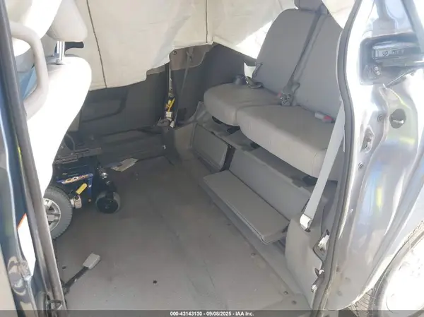 5TDYK3DC1GS762778 2016 TOYOTA SIENNA - Image 8