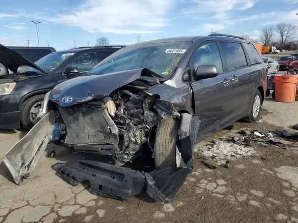 5TDYK3DC1GS763297 2016 TOYOTA SIENNA - Image 1