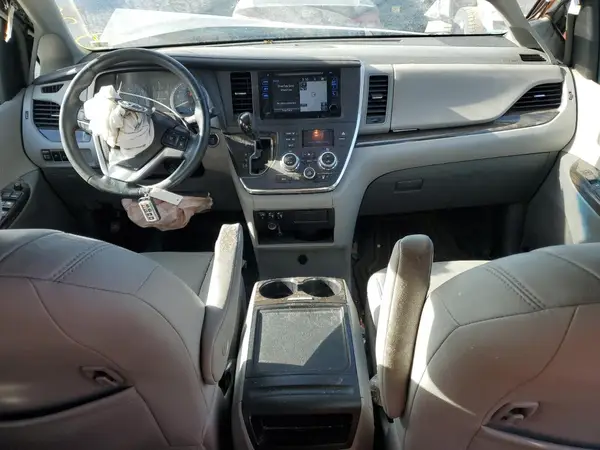 5TDYK3DC1GS763297 2016 TOYOTA SIENNA - Image 8
