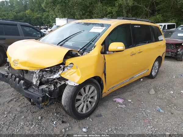 5TDYK3DC1GS763400 2016 TOYOTA SIENNA - Image 2