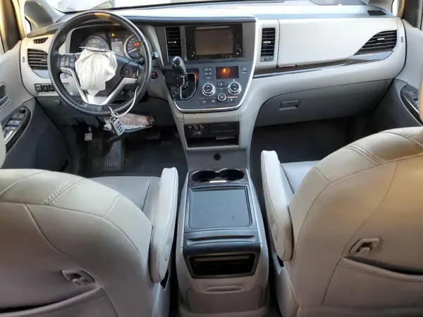 5TDYK3DC1GS764613 2016 TOYOTA SIENNA - Image 8