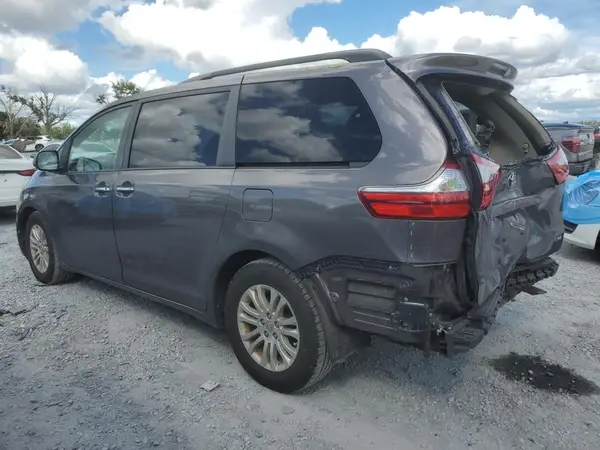 5TDYK3DC2GS691784 2016 TOYOTA SIENNA - Image 2