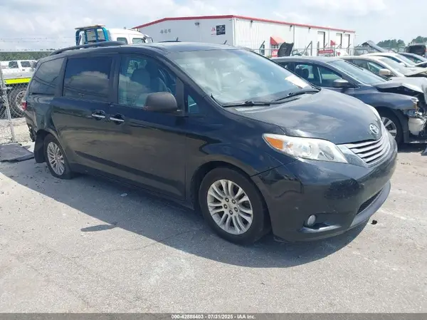 5TDYK3DC2GS692269 2016 TOYOTA SIENNA - Image 1