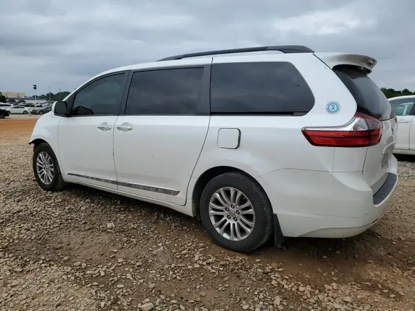 5TDYK3DC2GS696113 2016 TOYOTA SIENNA - Image 2