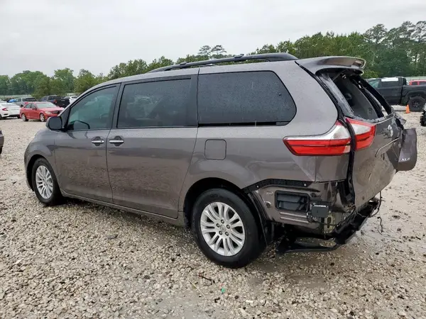 5TDYK3DC2GS699917 2016 TOYOTA SIENNA - Image 2