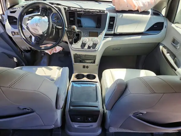 5TDYK3DC2GS701164 2016 TOYOTA SIENNA - Image 8