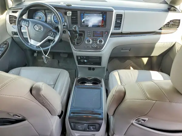 5TDYK3DC2GS702069 2016 TOYOTA SIENNA - Image 8