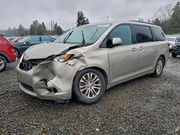 5TDYK3DC2GS702699 2016 TOYOTA SIENNA - Image 1