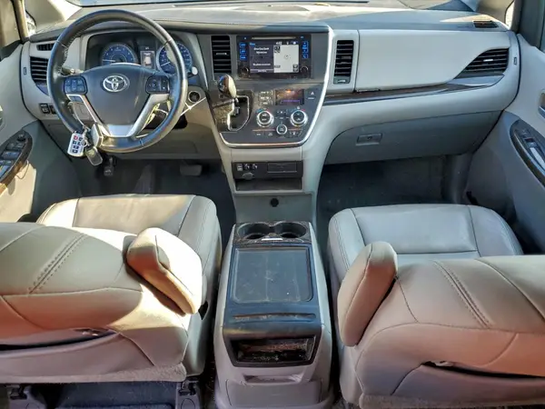 5TDYK3DC2GS711158 2016 TOYOTA SIENNA - Image 8