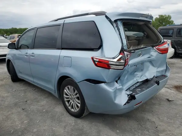 5TDYK3DC2GS711953 2016 TOYOTA SIENNA - Image 2