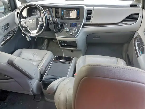 5TDYK3DC2GS712696 2016 TOYOTA SIENNA - Image 8