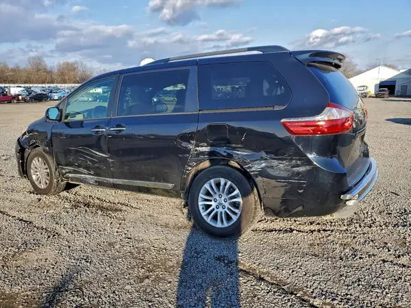 5TDYK3DC2GS715209 2016 TOYOTA SIENNA - Image 2