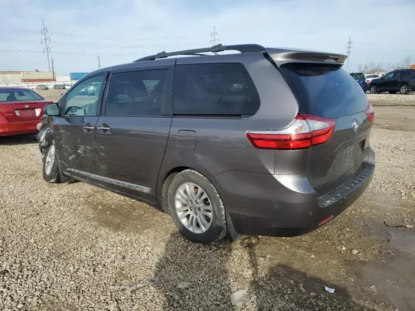 5TDYK3DC2GS719776 2016 TOYOTA SIENNA - Image 2