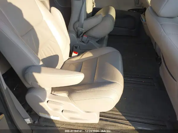 5TDYK3DC2GS720782 2016 TOYOTA SIENNA - Image 8