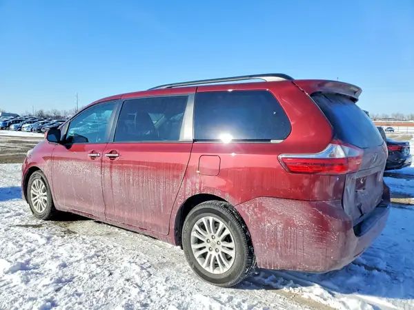 5TDYK3DC2GS724718 2016 TOYOTA SIENNA - Image 2