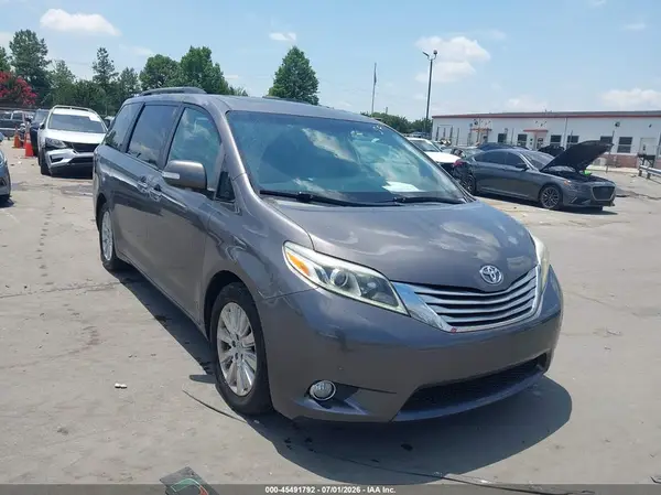 5TDYK3DC2GS725285 2016 TOYOTA SIENNA - Image 1