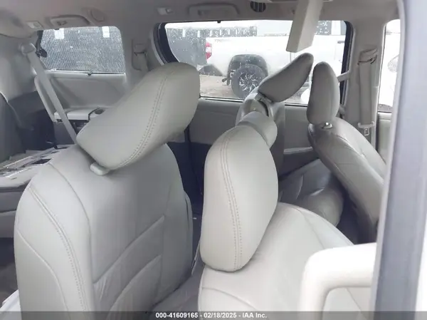 5TDYK3DC2GS726677 2016 TOYOTA SIENNA - Image 8