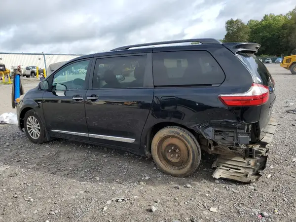 5TDYK3DC2GS727327 2016 TOYOTA SIENNA - Image 2