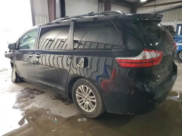 5TDYK3DC2GS730177 2016 TOYOTA SIENNA - Image 2