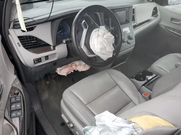 5TDYK3DC2GS730177 2016 TOYOTA SIENNA - Image 8