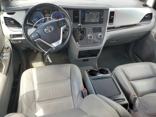5TDYK3DC2GS731538 2016 TOYOTA SIENNA - Image 8