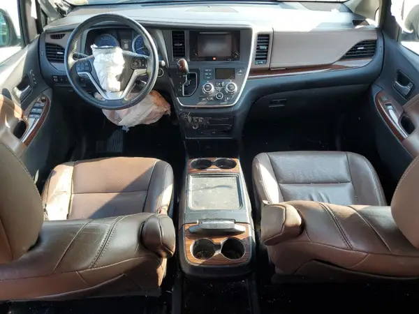 5TDYK3DC2GS756021 2016 TOYOTA SIENNA - Image 8