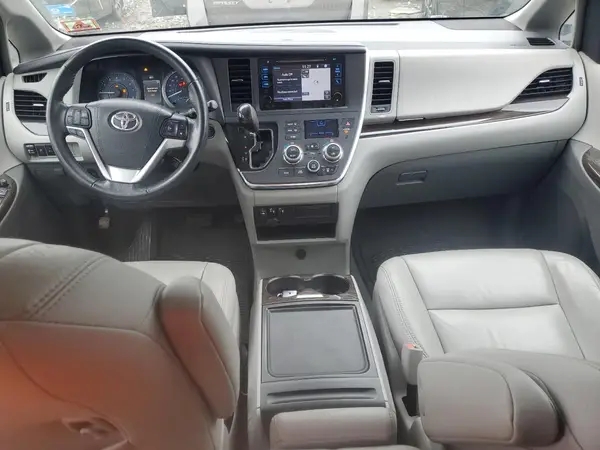 5TDYK3DC2GS757606 2016 TOYOTA SIENNA - Image 8