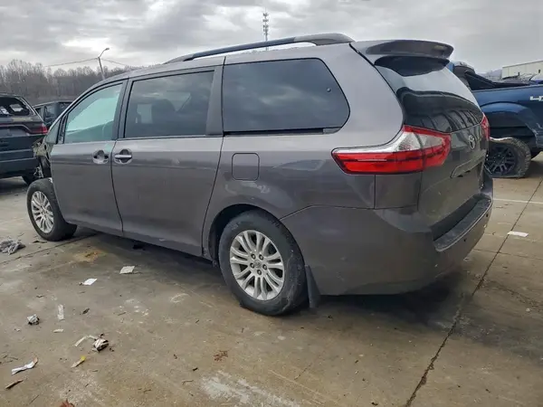 5TDYK3DC2GS765995 2016 TOYOTA SIENNA - Image 2