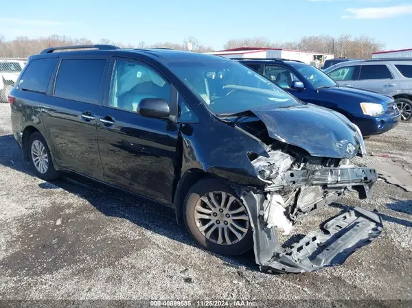 5TDYK3DC3GS697173 2016 TOYOTA SIENNA - Image 1