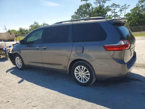 5TDYK3DC3GS699859 2016 TOYOTA SIENNA - Image 2