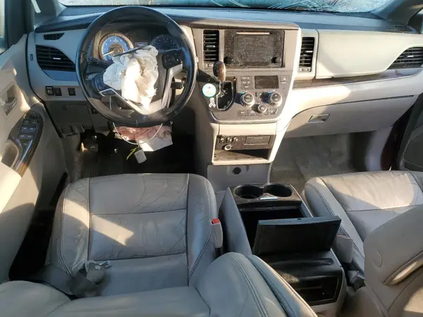 5TDYK3DC3GS701688 2016 TOYOTA SIENNA - Image 8