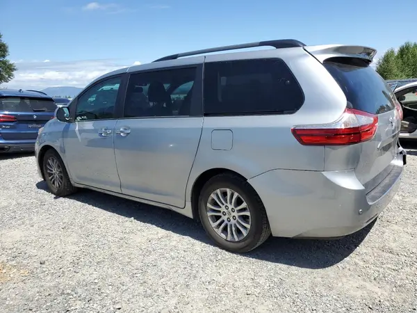 5TDYK3DC3GS713730 2016 TOYOTA SIENNA - Image 2