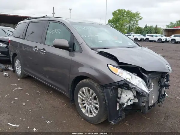 5TDYK3DC3GS714599 2016 TOYOTA SIENNA - Image 1
