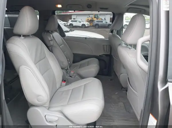 5TDYK3DC3GS714599 2016 TOYOTA SIENNA - Image 8
